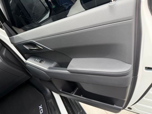Used 2026 Lexus GX 550 AWD/4WD image 9