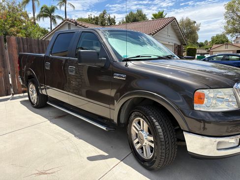 Used 2005 Ford F150 Lariat RWD image 1