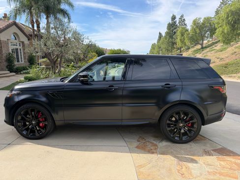 Used 2020 Land Rover Range Rover Sport HST image 1