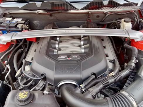 Used 2013 Ford Mustang GT Premium image 17