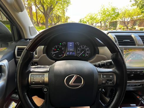 Used 2017 Lexus GX 460 image 15