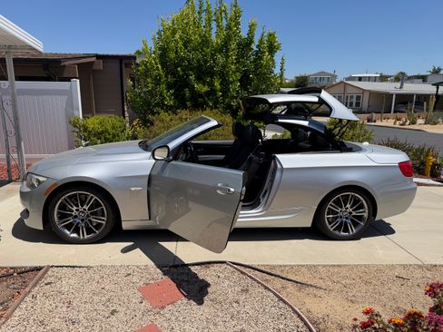 Used 2011 BMW 335i Convertible RWD image 5