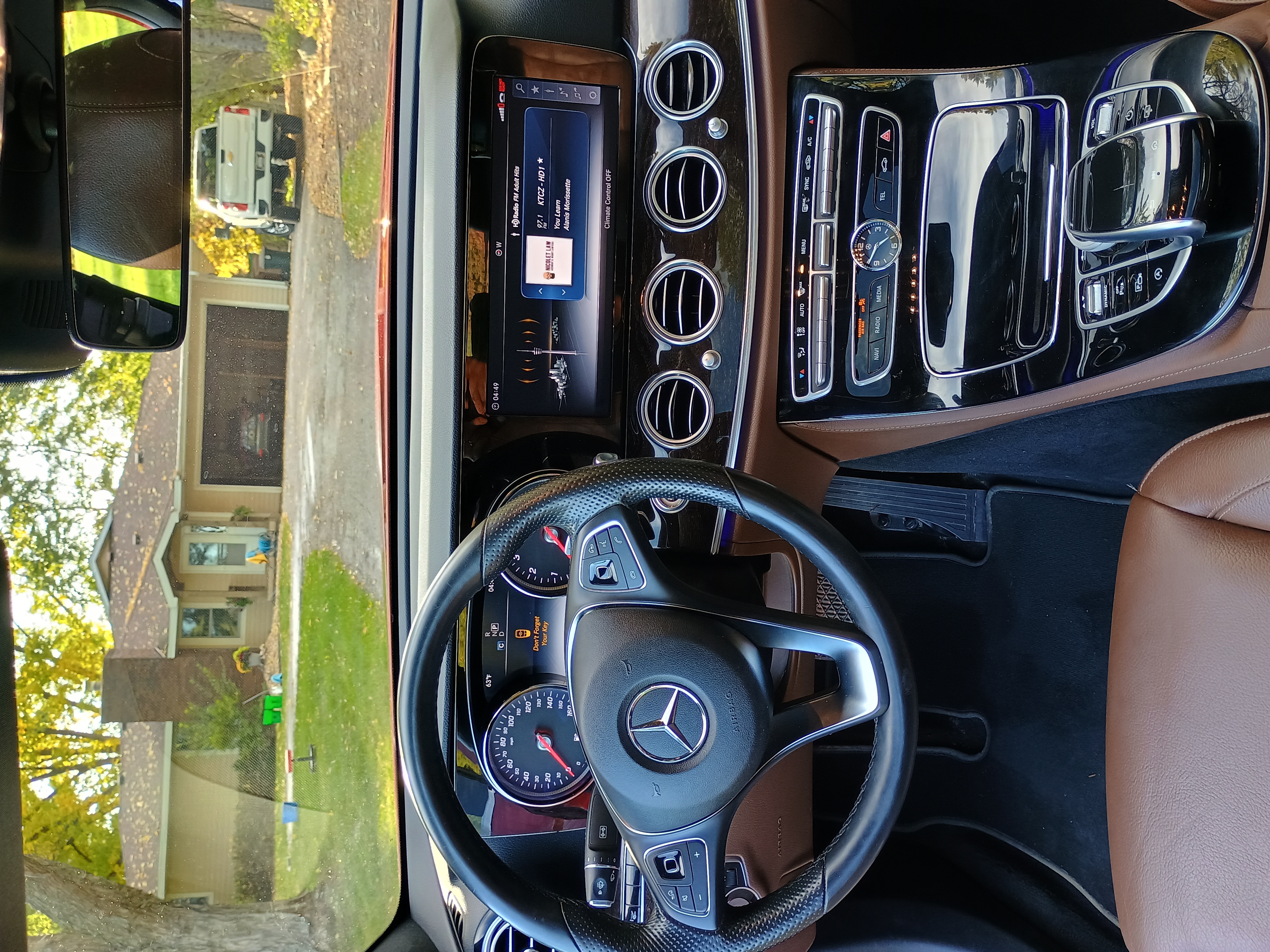 Used 2018 Mercedes-Benz E 400 4MATIC Sedan image 10