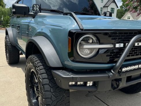 Used 2022 Ford Bronco Wildtrak image 11