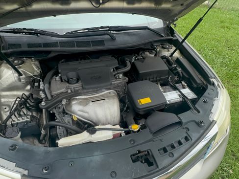 Used 2014 Toyota Camry FWD image 13