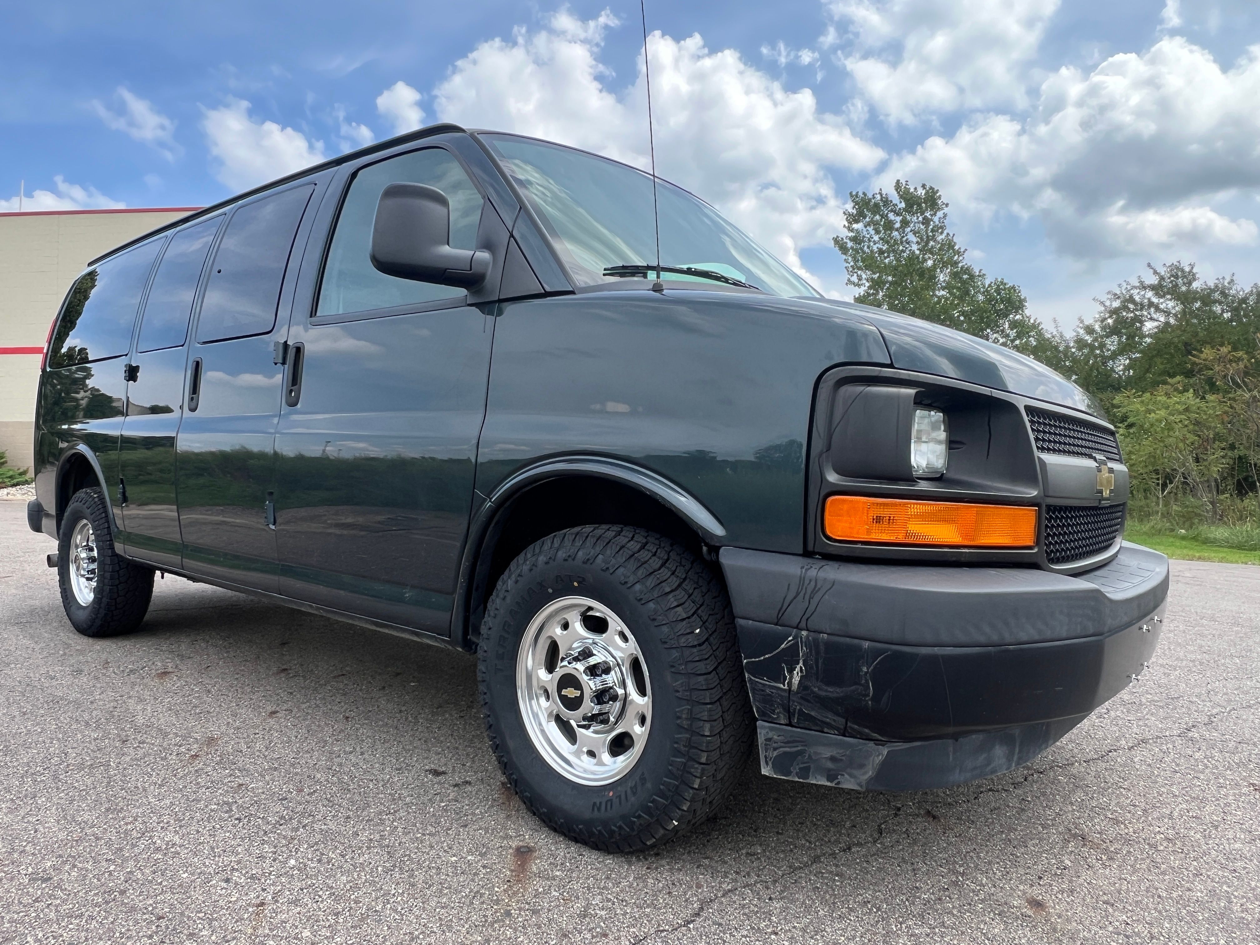 Used 2017 Chevrolet Express 2500 LS RWD image 5
