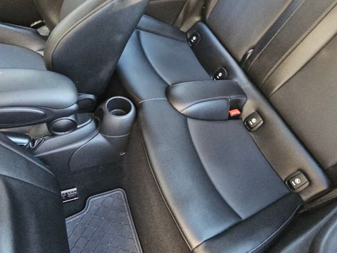 Used 2017 MINI Cooper S image 12