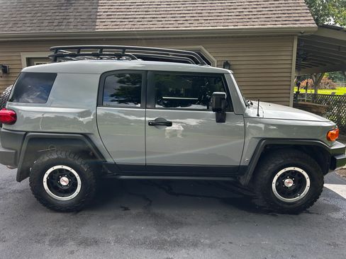 Used 2013 Toyota FJ Cruiser 4WD w/ Trail Teams Special Edition image 5