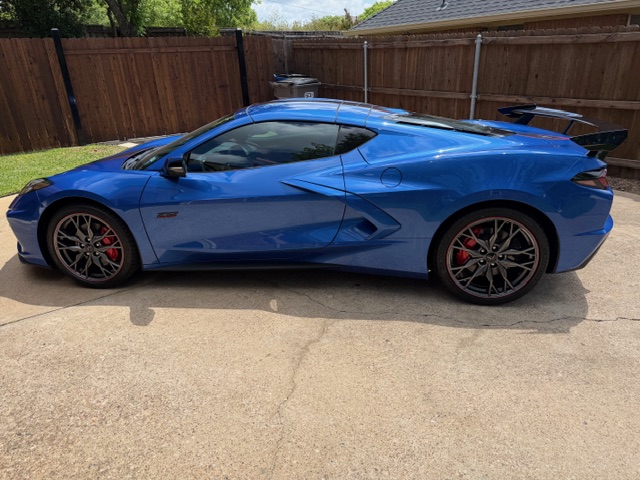 Used 2023 Chevrolet Corvette Stingray Preferred Cpe w/ Stealth Interior Trim Package RWD image 1