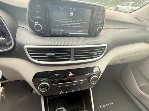 Used 2019 Hyundai Tucson SE w/ Cargo Package AWD/4WD image 11