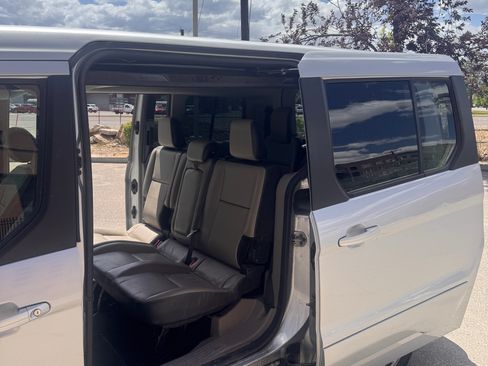 Used 2015 Ford Transit Connect Titanium FWD image 6