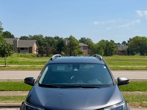 Used 2018 Toyota RAV4 XLE w/ Plus Extra Value Package FWD image 1