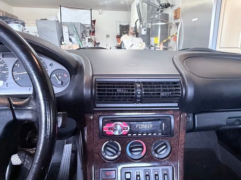 Used 1998 BMW Z3 1.9 image 18