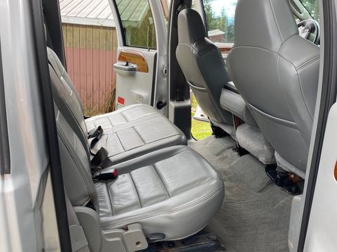 Used 2004 Ford F350 Lariat image 19