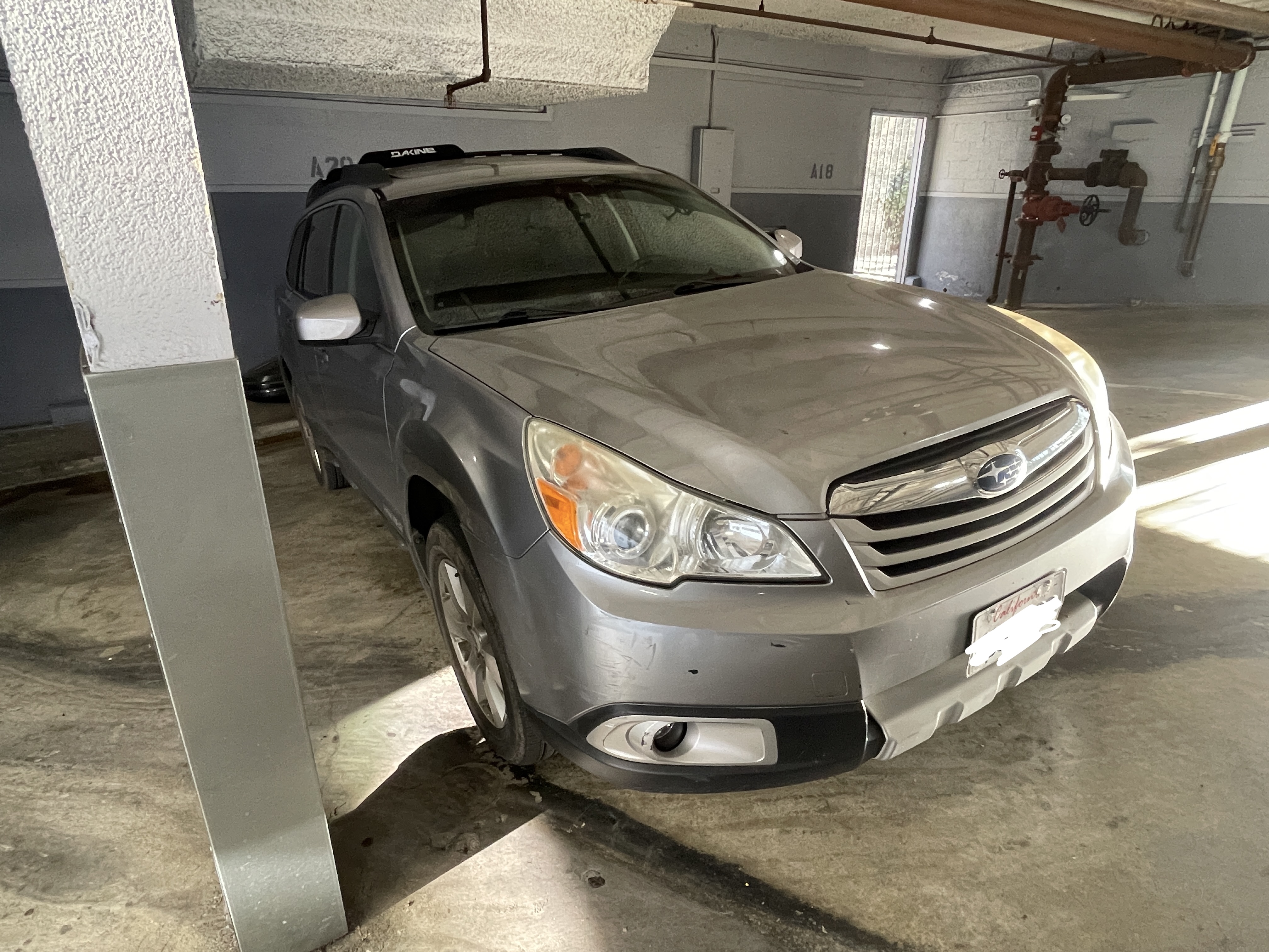 Used 2011 Subaru Outback 2.5i Limited AWD/4WD image 1