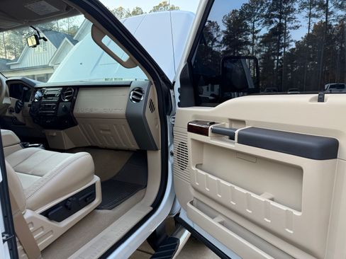 Used 2008 Ford F250 Lariat image 15
