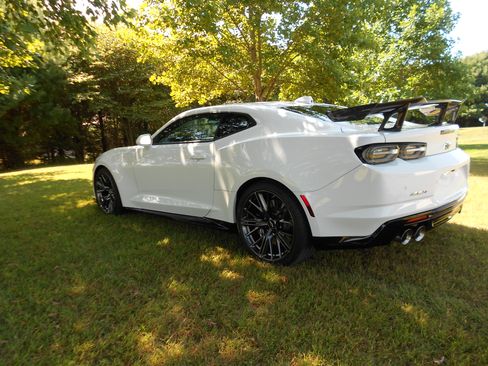 Used 2023 Chevrolet Camaro ZL1 image 1