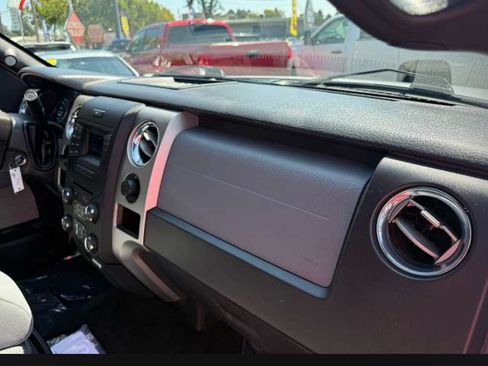 Used 2013 Ford F150 XLT w/ Luxury Equipment Group image 11