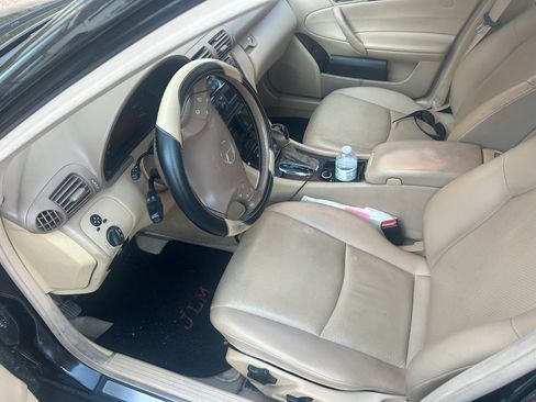 Used 2004 Mercedes-Benz C 240 Sedan image 10