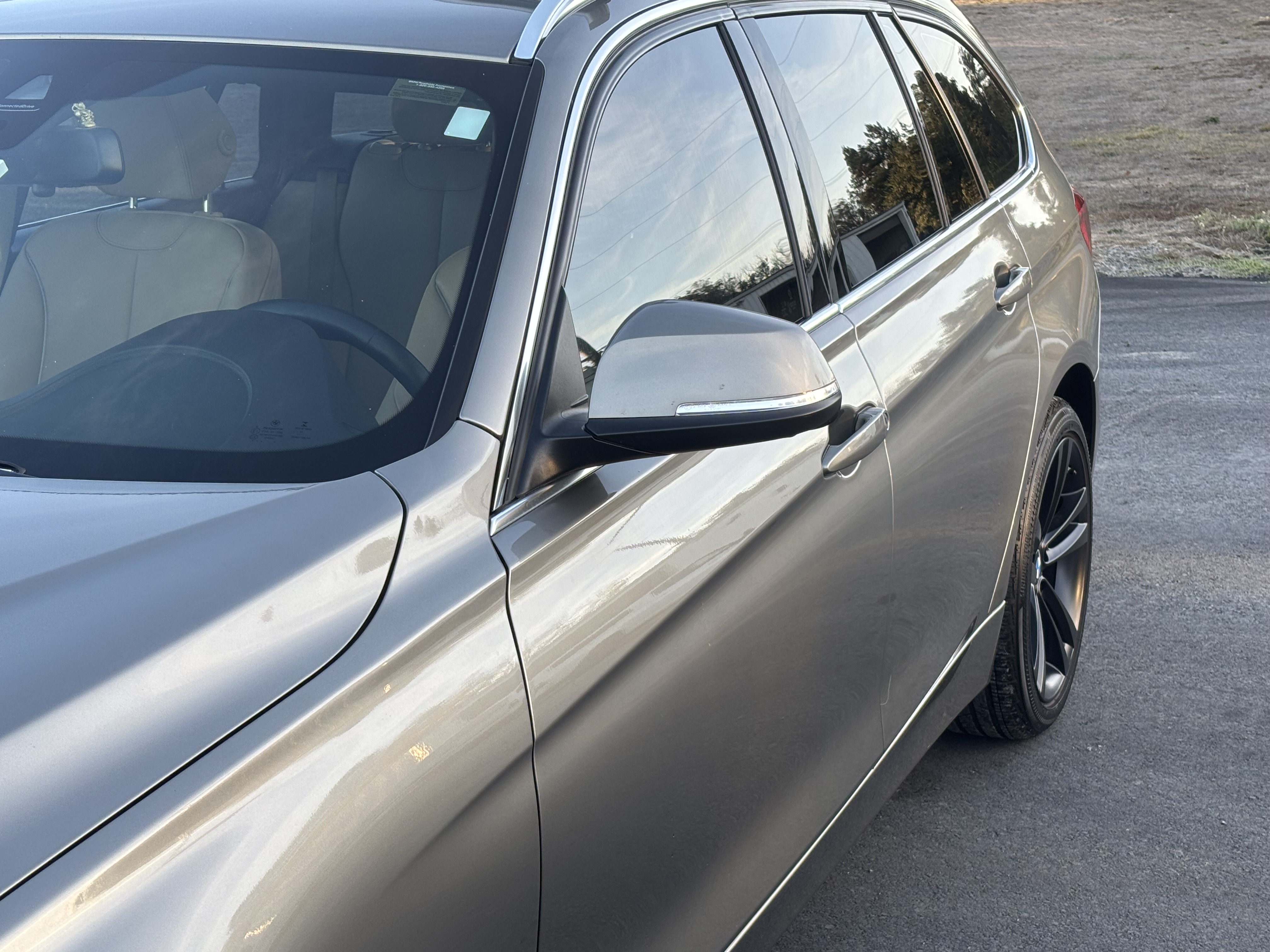 Used 2017 BMW 330i xDrive Wagon AWD/4WD image 8