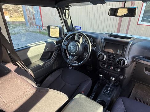 Used 2013 Jeep Wrangler Unlimited Sport image 11