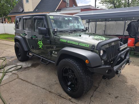 Used 2008 Jeep Wrangler Unlimited X image 2