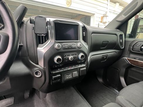 Used 2022 GMC Sierra 2500 SLE w/ Preferred Package AWD/4WD image 16