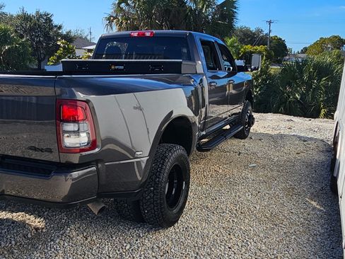 Used 2022 RAM 3500 Big Horn w/ Night Edition image 5