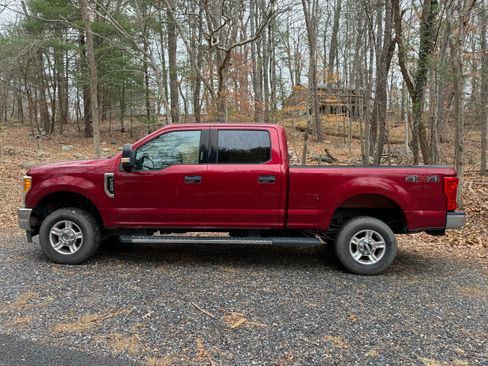 Used 2017 Ford F350 XLT image 1