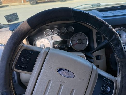 Used 2008 Ford F250 Lariat image 10
