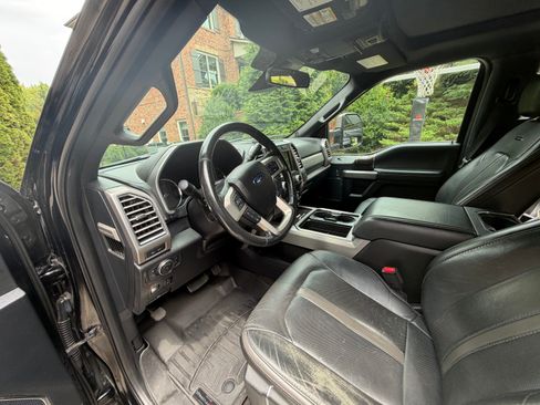 Used 2017 Ford F250 Platinum w/ Platinum Ultimate Package AWD/4WD image 6