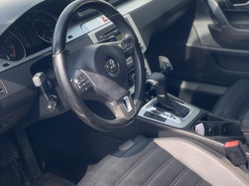 Used 2009 Volkswagen CC Sport image 9