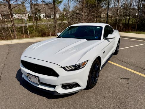 Used 2016 Ford Mustang GT Premium w/ Black Accent Package RWD image 6