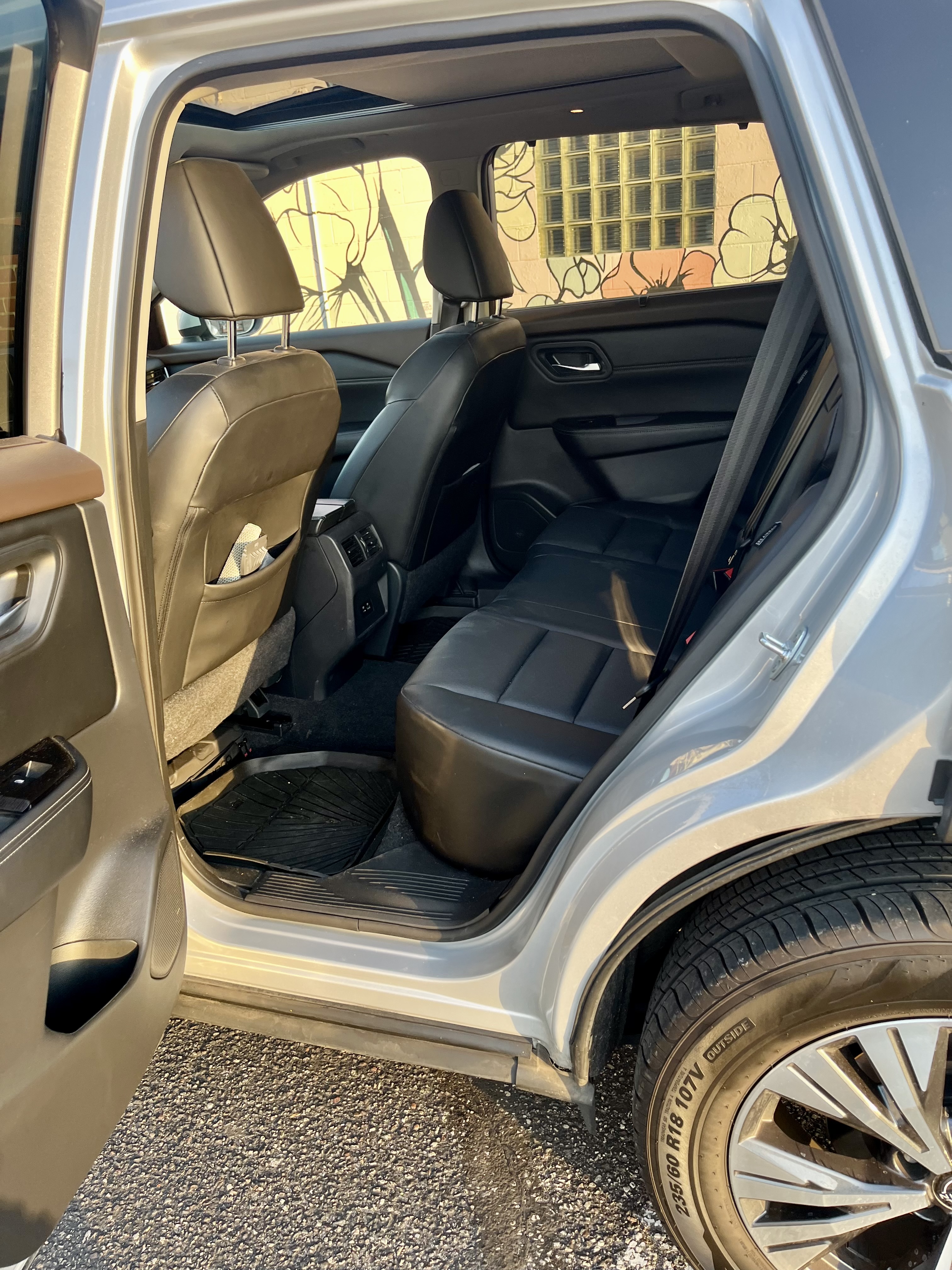 Used 2022 Nissan Rogue SV w/ SV Premium Package AWD/4WD image 11