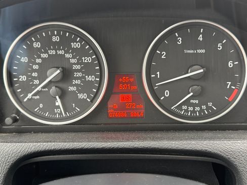 Used 2011 BMW X5 xDrive35i image 9