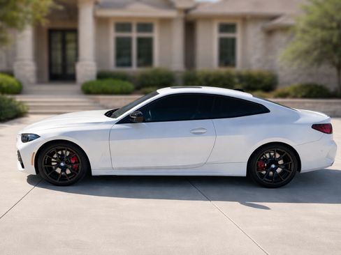 Used 2025 BMW 440i xDrive Coupe w/ Premium Package image 8