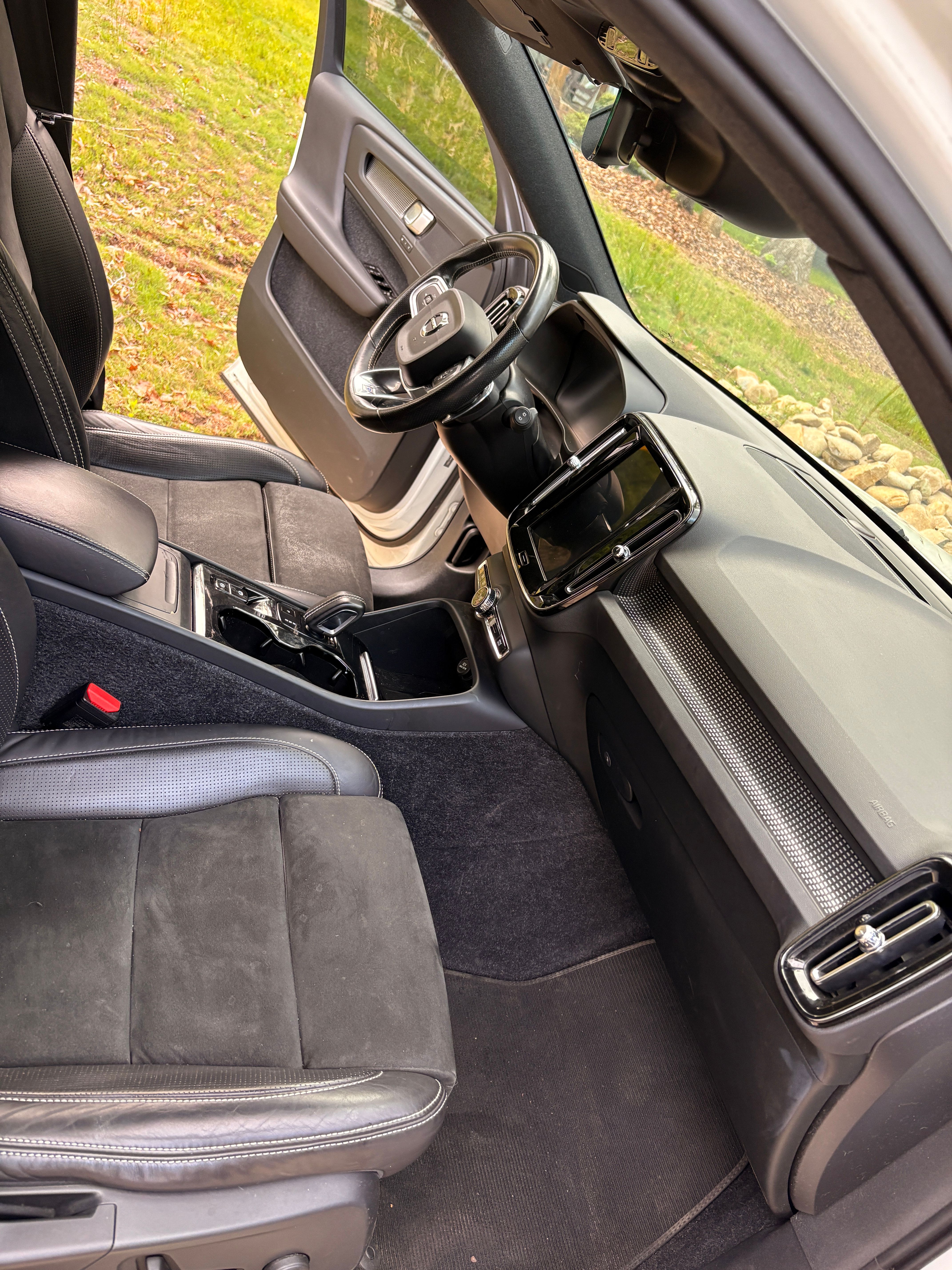 Used 2019 Volvo XC40 T5 R-Design AWD/4WD image 9