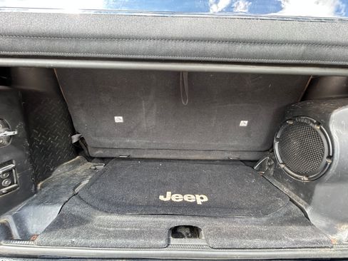 Used 2011 Jeep Wrangler Rubicon w/ PWR Convenience Group image 8