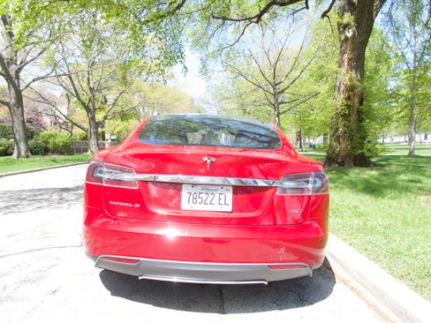 Used 2015 Tesla Model S 70D AWD/4WD image 8