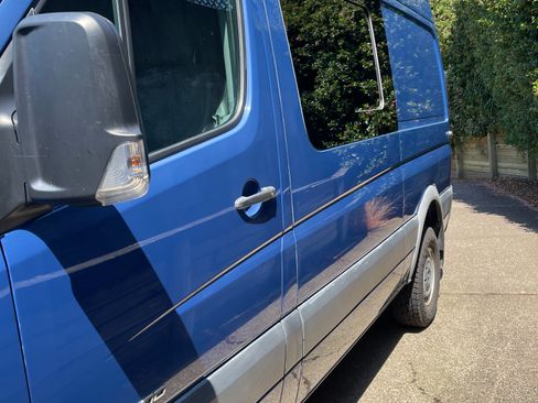 Used 2016 Mercedes-Benz Sprinter 2500 image 14
