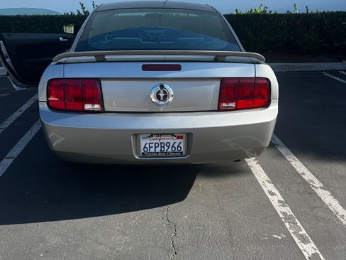 Used 2008 Ford Mustang Premium image 4