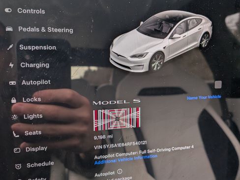 Used 2024 Tesla Model S Plaid image 4