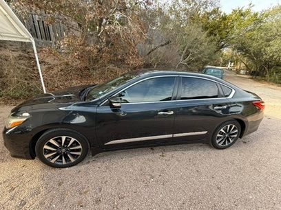 Used 2016 Nissan Altima 2.5 SV w/ Convenience Package