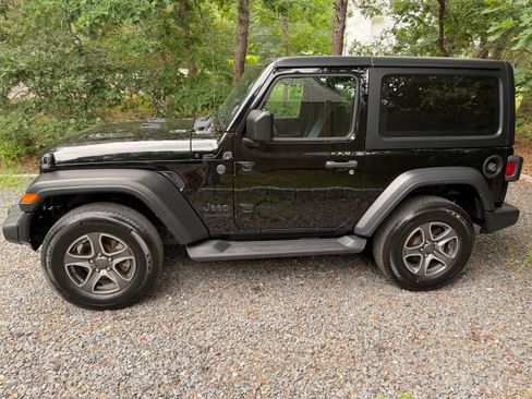 Used 2023 Jeep Wrangler Sport AWD/4WD image 10