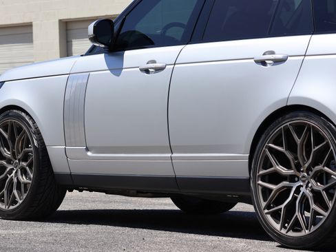 Used 2021 Land Rover Range Rover P525 Westminster Edition image 6