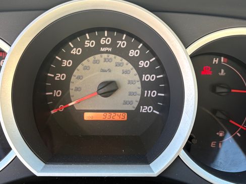 Used 2006 Toyota Tacoma Pickup 2D 6 ft image 9