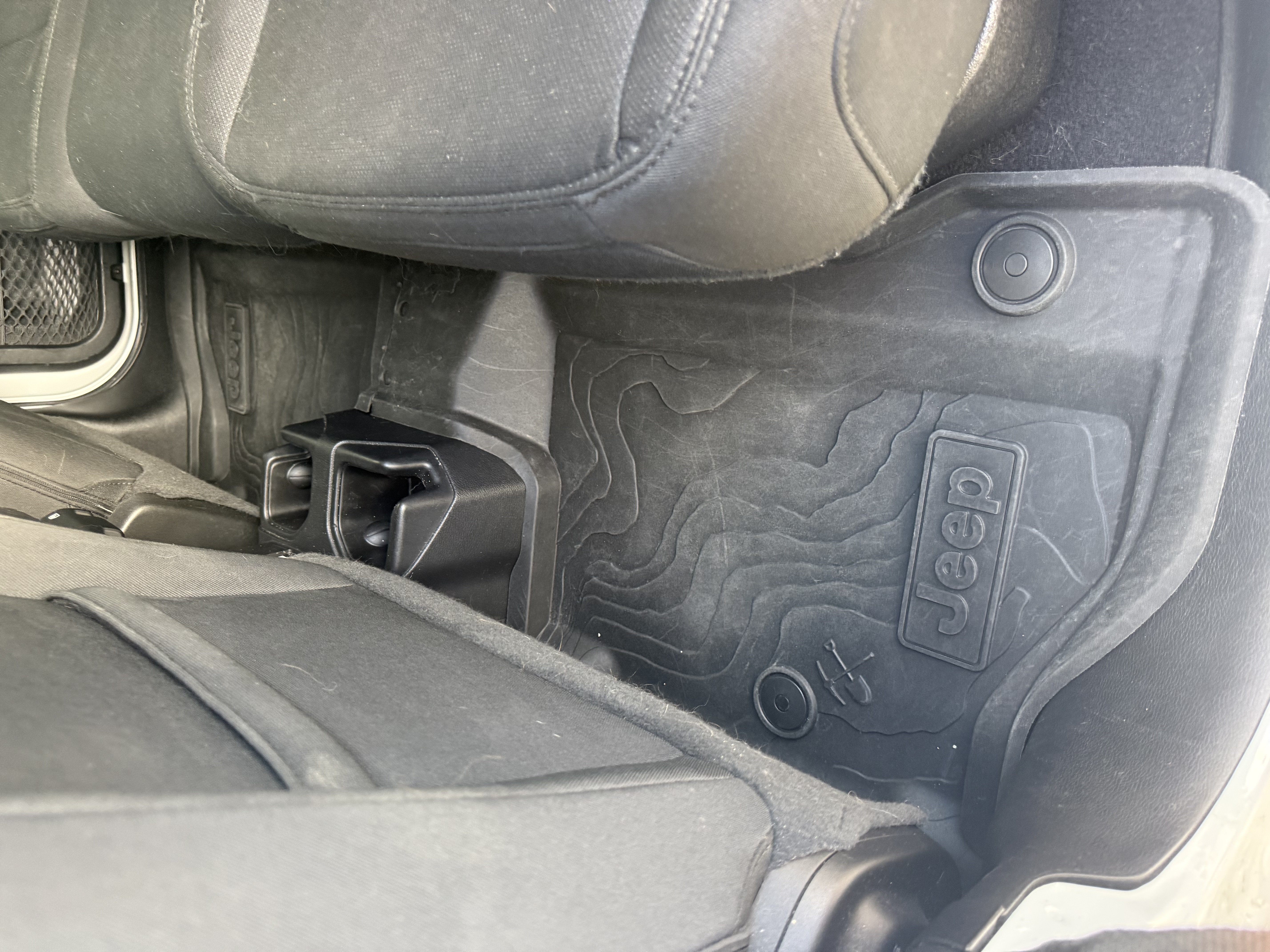 Used 2020 Jeep Gladiator Sport AWD/4WD image 16