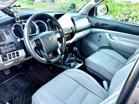 Used 2013 Toyota Tacoma 4x4 Regular Cab image 19