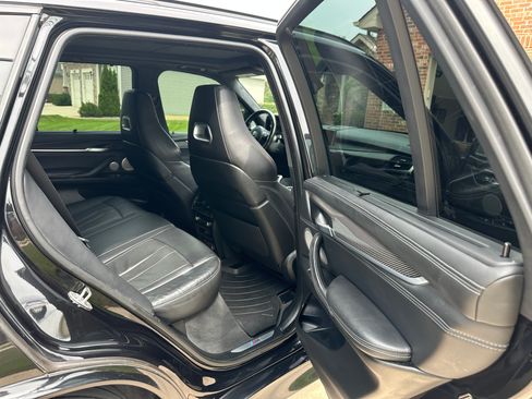 Used 2018 BMW X5 M AWD/4WD image 15