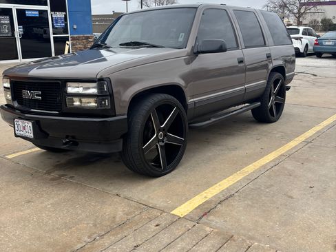 Used 1997 GMC Yukon 4WD 4-Door w/ Marketing Opt Pkg 5 image 12